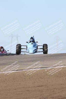 media/Oct-26-2025-CalClub SCCA (Sun) [[8ce1e69566]]/Group 6/Grapevine/